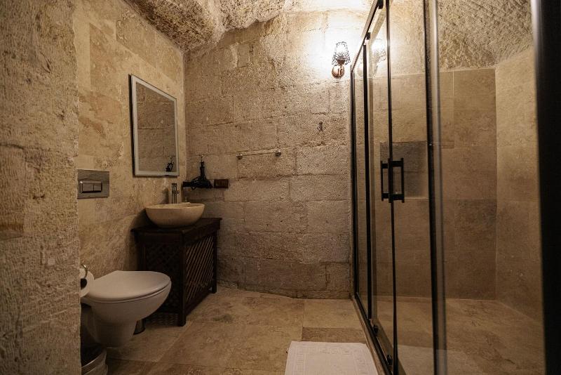 Shadow Cave House image