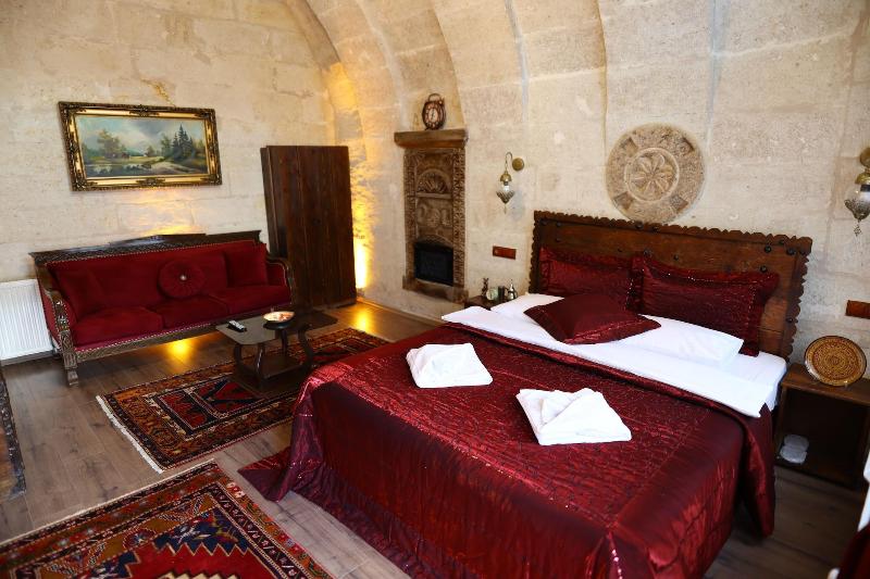 Shadow Cave House image