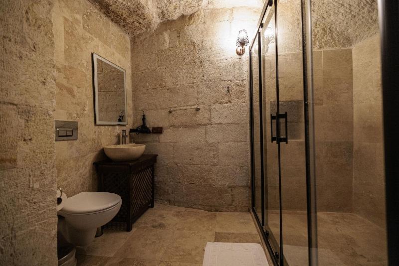 Shadow Cave House image