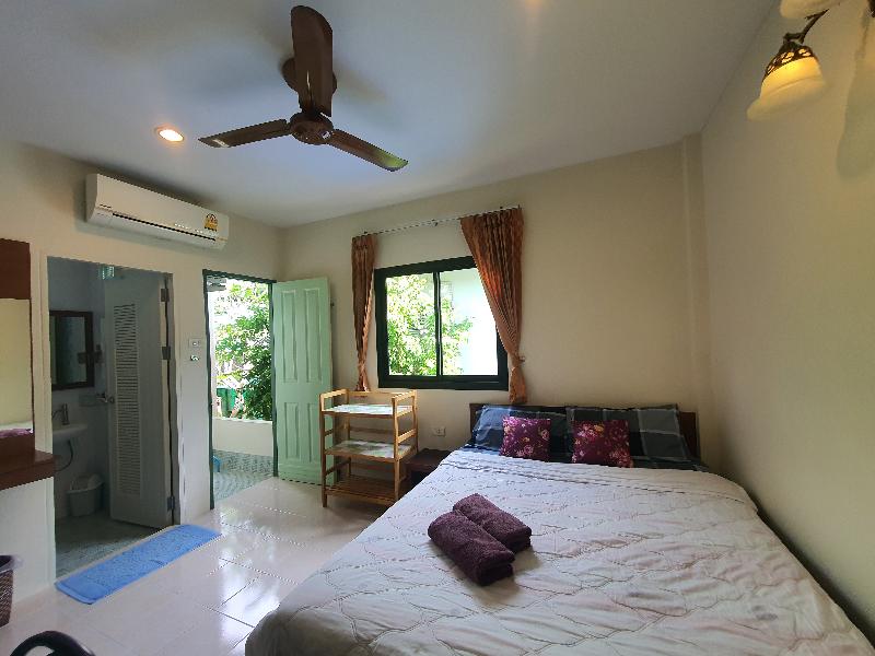 Baan Muchshima Hostel Phuket image