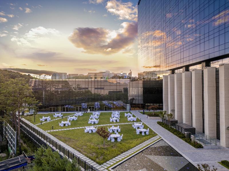 Doubletree By Hilton Seoul Pangyo Residences image