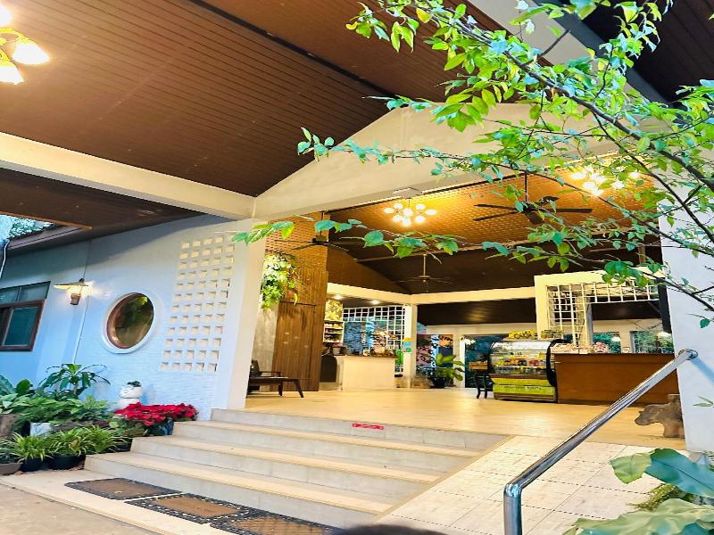 Tree House Hotel (sha Certified)