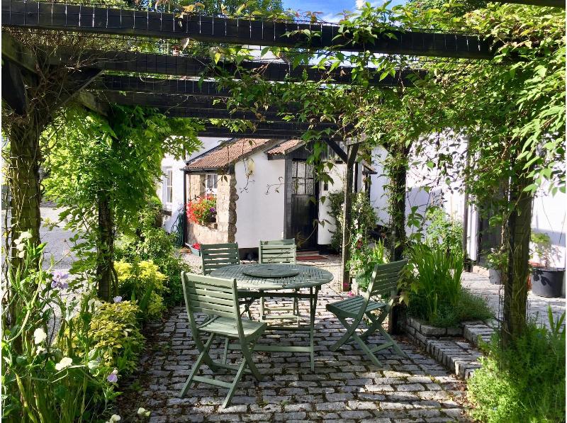 Tresowes Green Cottage image