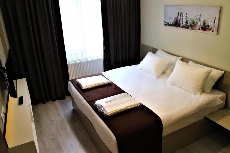 Moda Hotel image