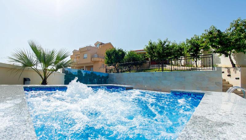 Luxury Villa Imperial - With The Vineyard Views — main photo