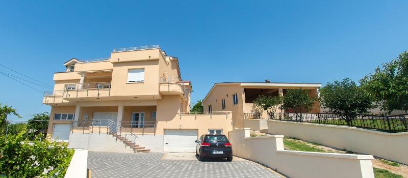 Luxury Villa Imperial - With The Vineyard Views — photo 2
