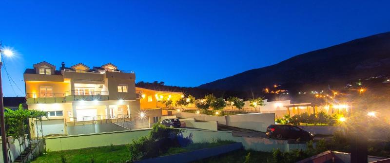 Luxury Villa Imperial - With The Vineyard Views — photo 3