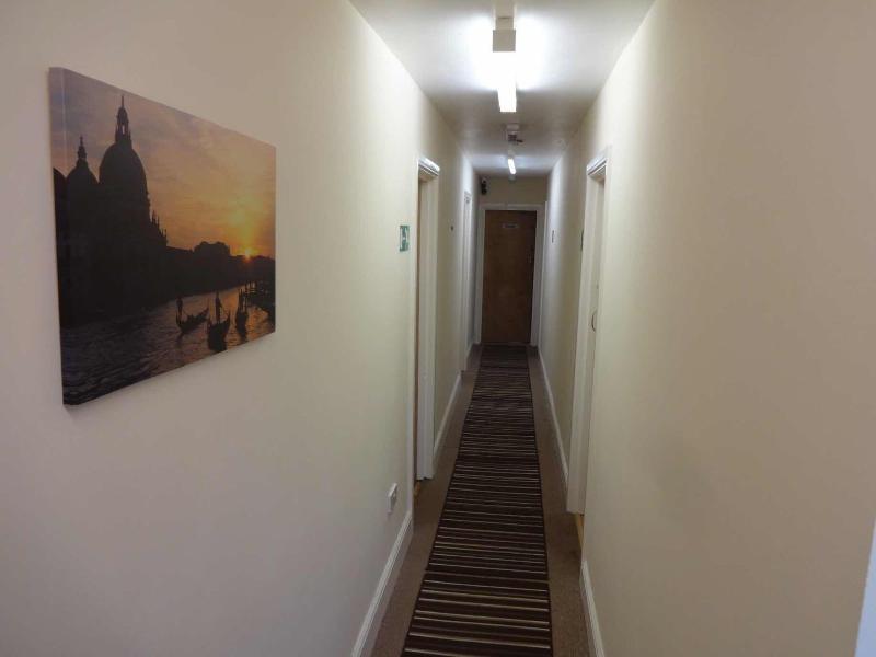 Travellers Rest Motel image