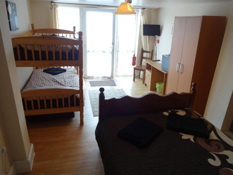Travellers Rest Motel image