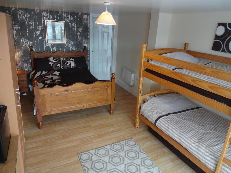 Travellers Rest Motel image