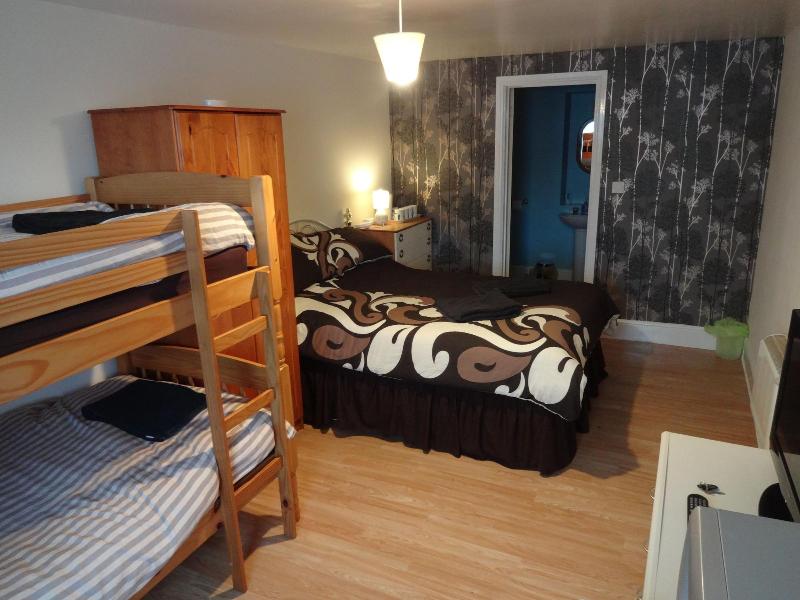 Travellers Rest Motel image