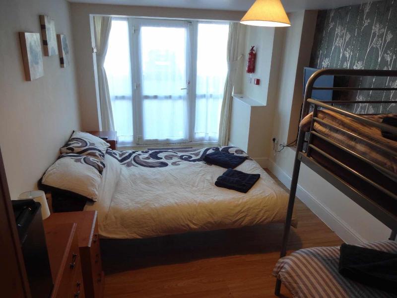 Travellers Rest Motel image