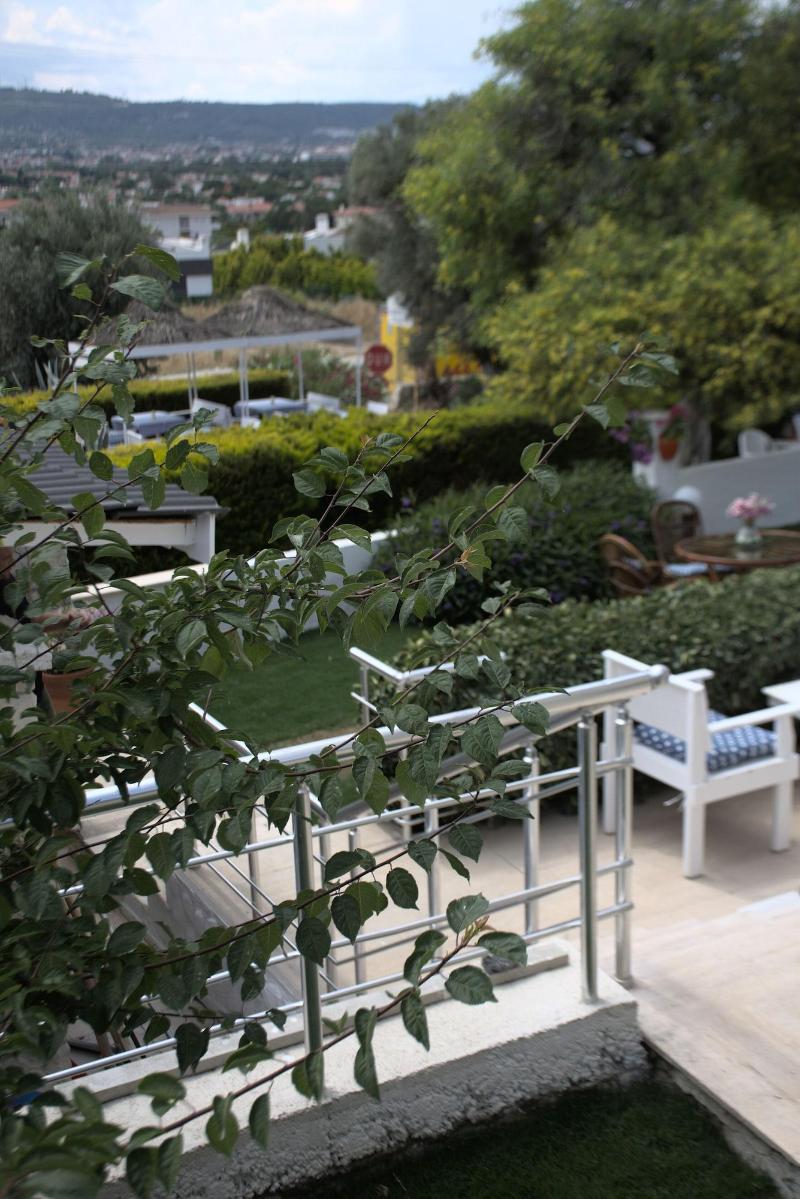 Tepe Hotel Alaã§atä± image