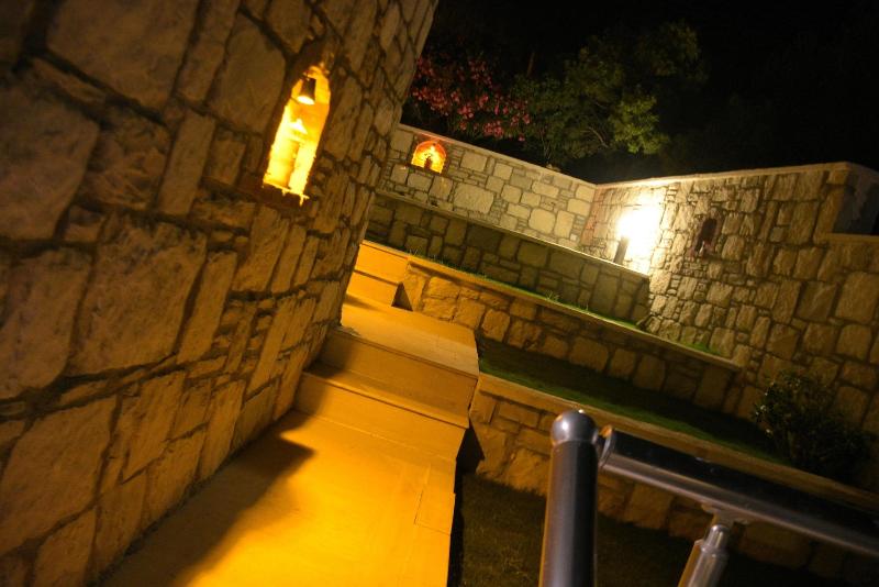 Tepe Hotel Alaã§atä± image