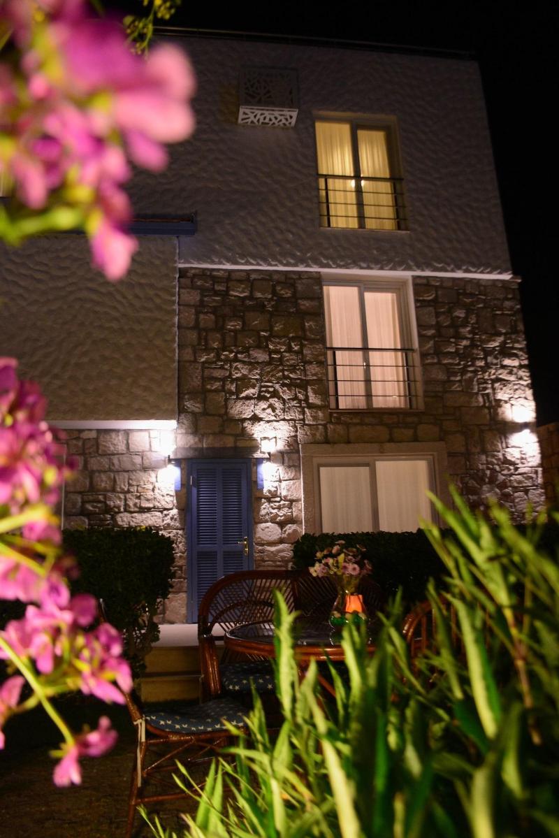 Tepe Hotel Alaã§atä± image