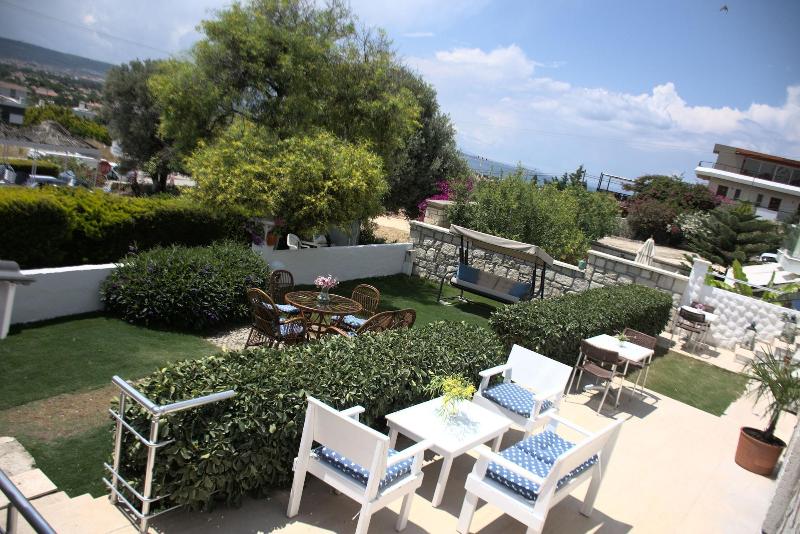 Tepe Hotel Alaã§atä± image