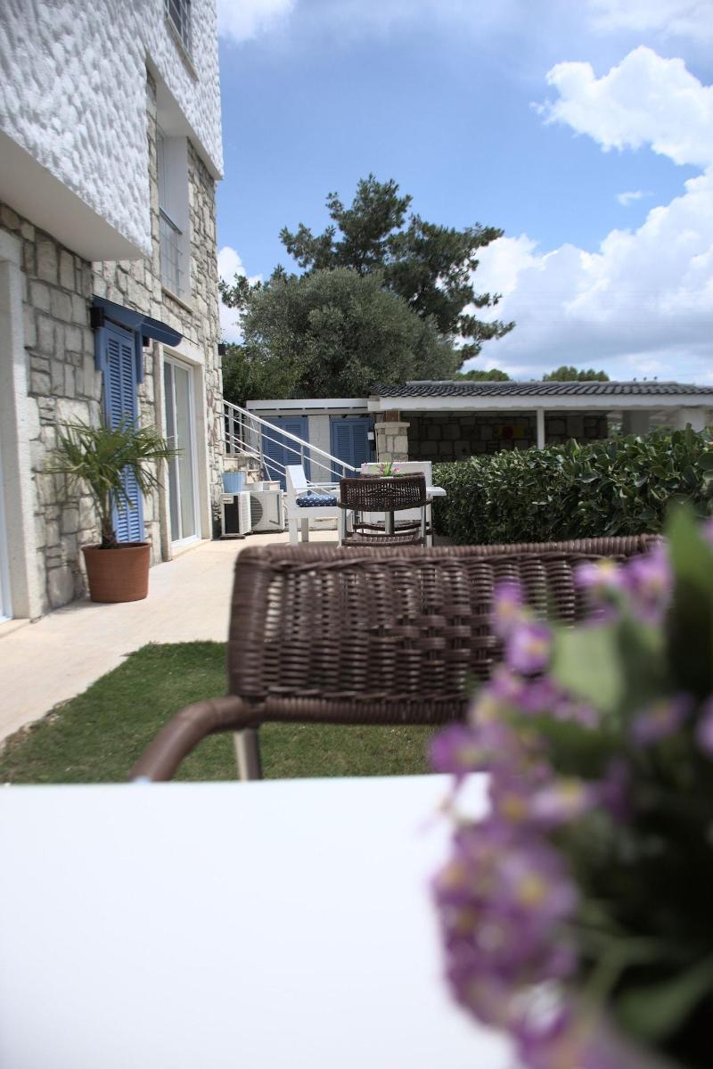 Tepe Hotel Alaã§atä± image
