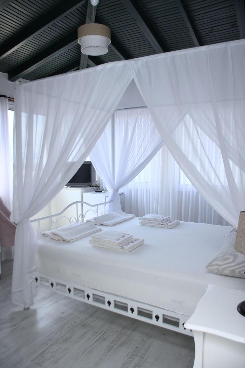 Tepe Hotel Alaã§atä± image