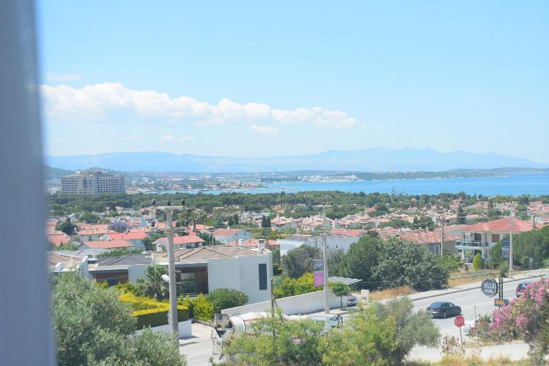 Tepe Hotel Alaã§atä± image