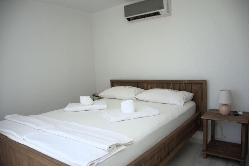 Tepe Hotel Alaã§atä± image