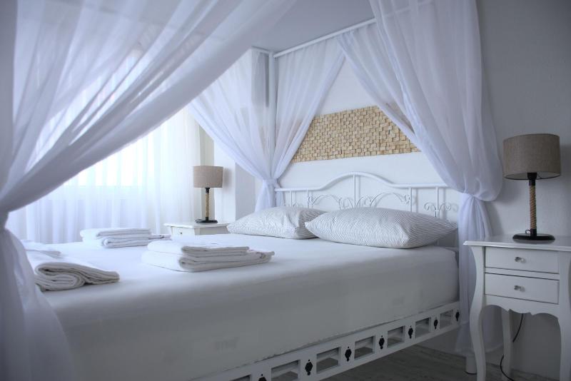 Tepe Hotel Alaã§atä± image