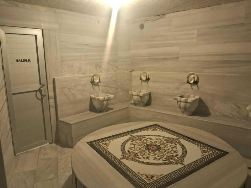 Crystall Hotel image