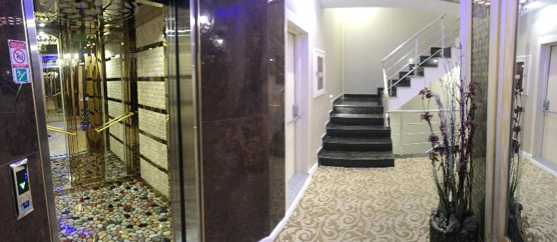 Crystall Hotel image