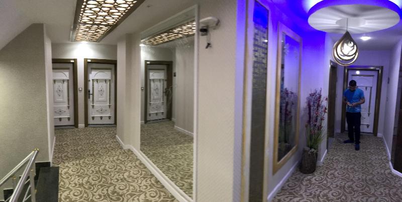 Crystall Hotel image