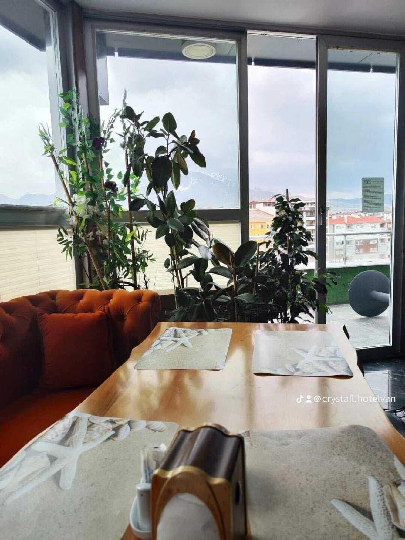 Crystall Hotel image