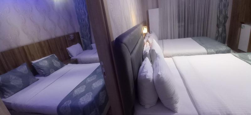 Crystall Hotel image