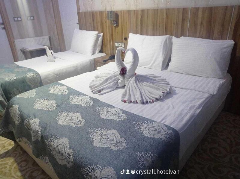 Crystall Hotel image