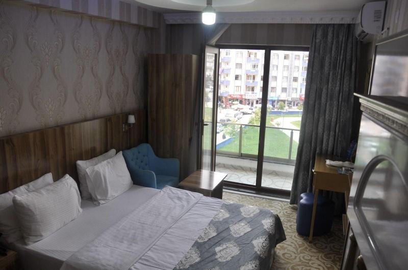 Crystall Hotel image