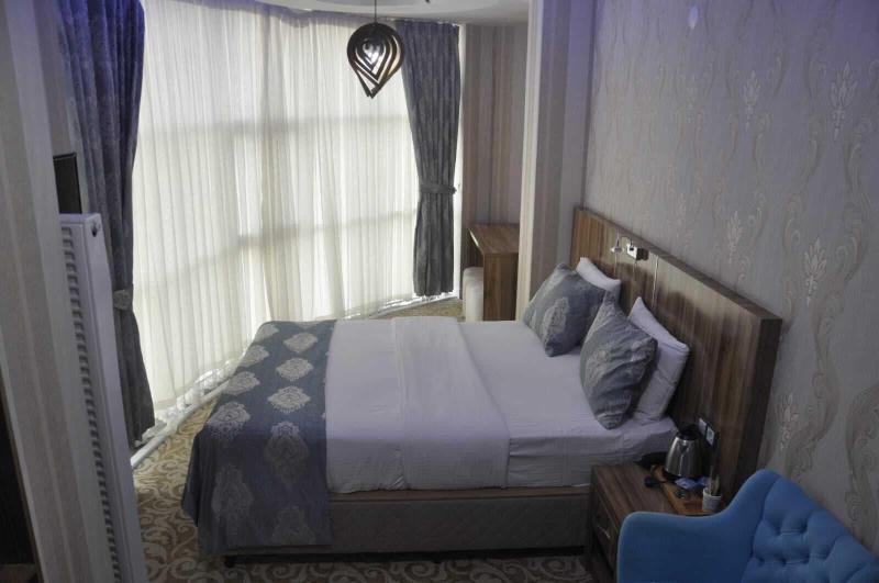 Crystall Hotel image