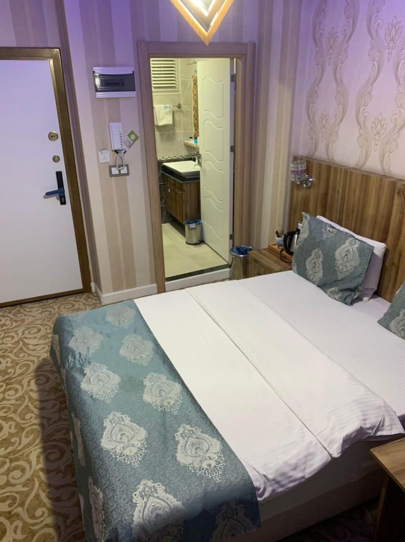 Crystall Hotel image