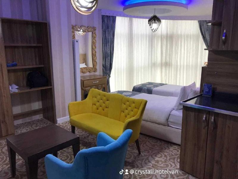 Crystall Hotel image