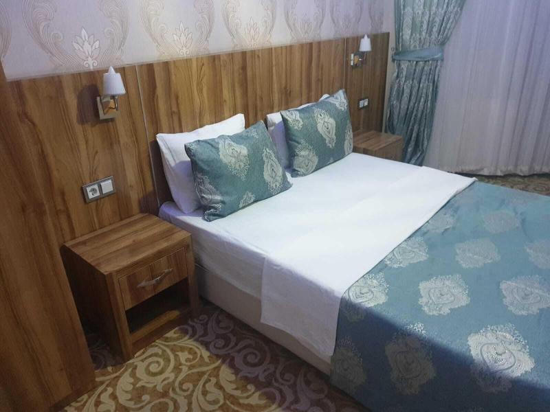 Crystall Hotel image
