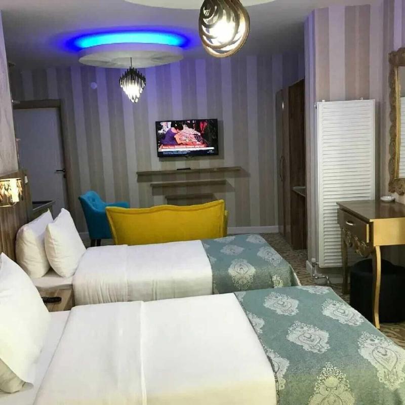 Crystall Hotel image