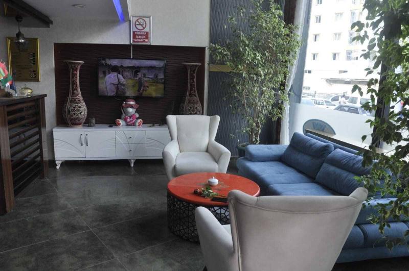 Crystall Hotel image