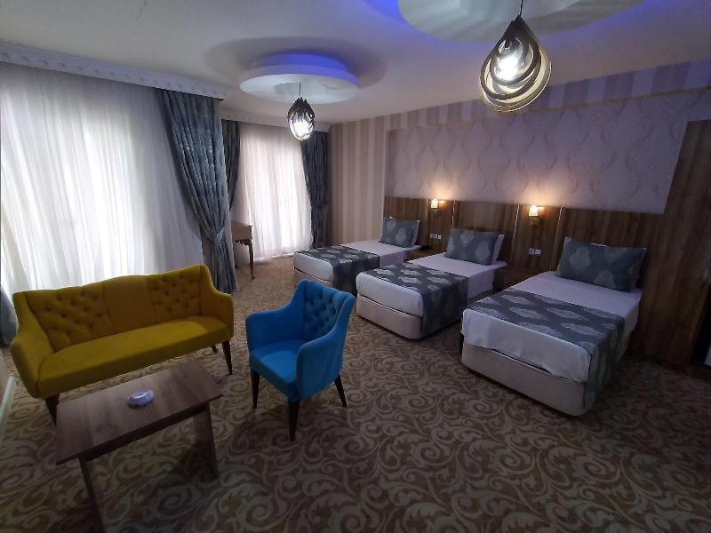 Crystall Hotel image