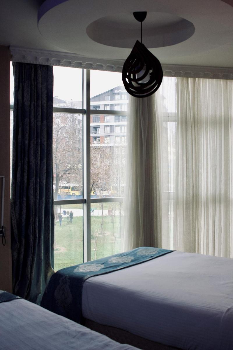 Crystall Hotel image