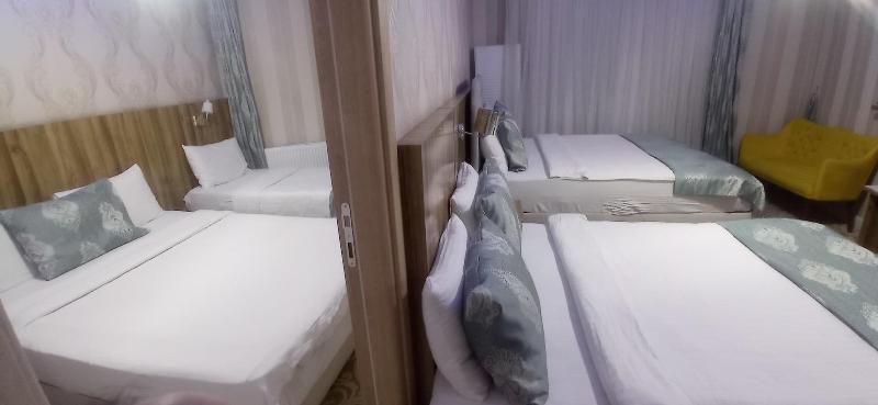 Crystall Hotel image