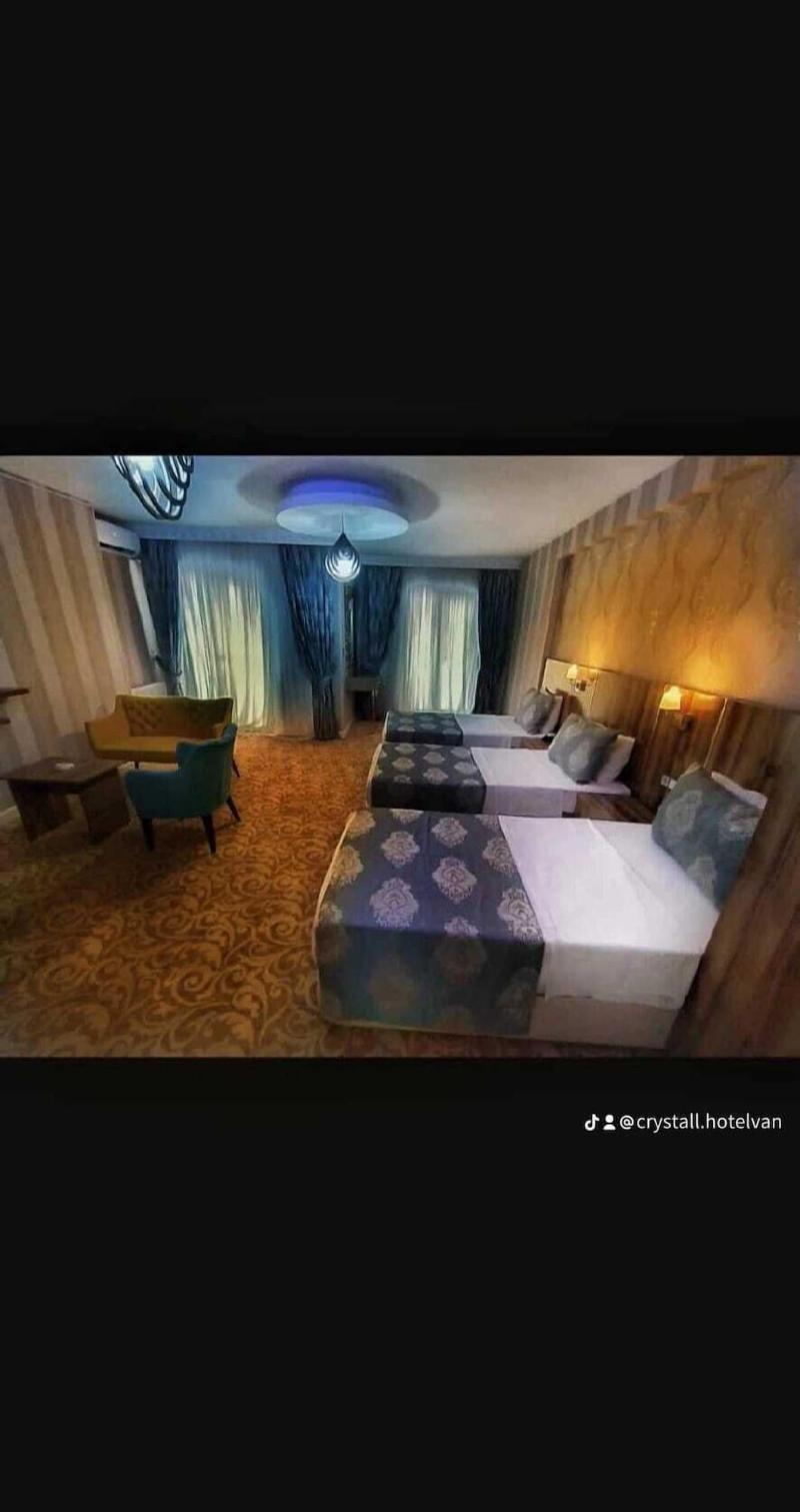 Crystall Hotel image