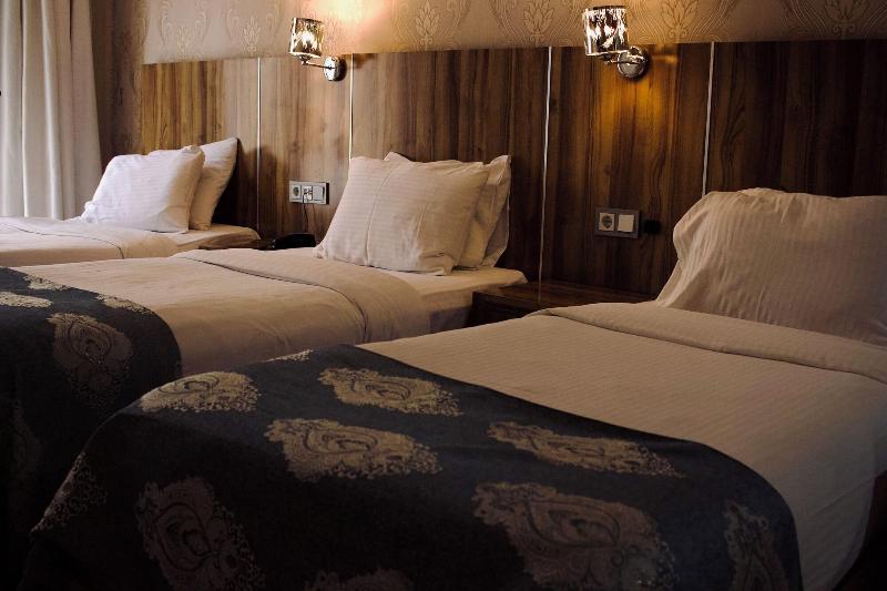 Crystall Hotel image