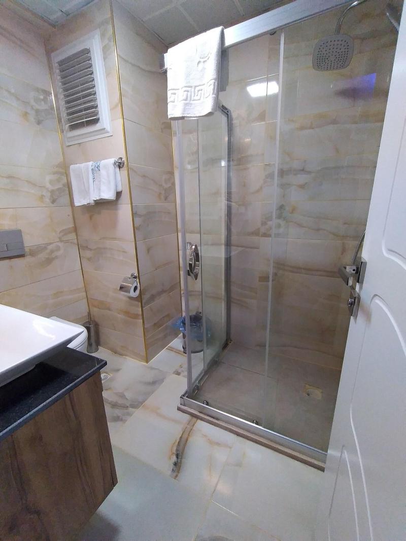 Crystall Hotel image