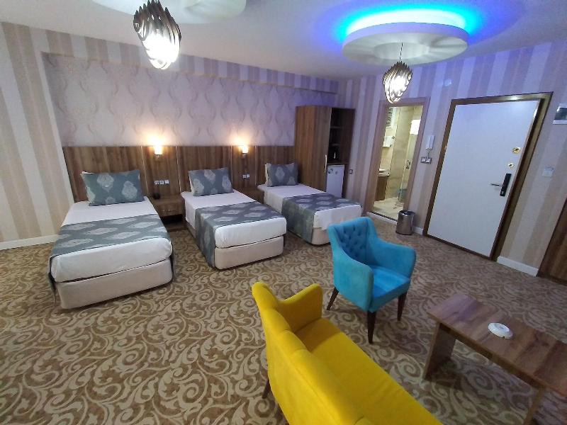 Crystall Hotel image