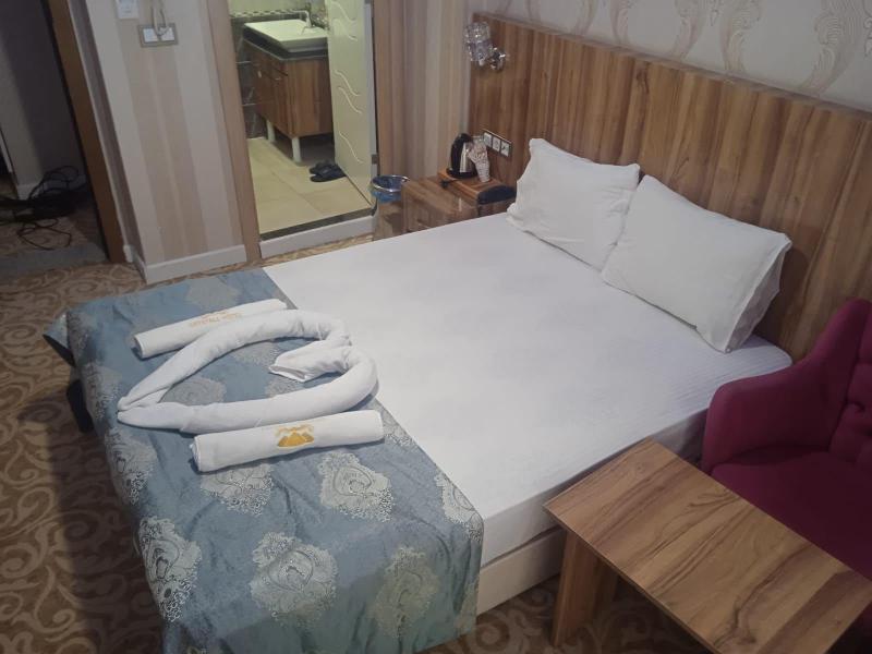 Crystall Hotel image