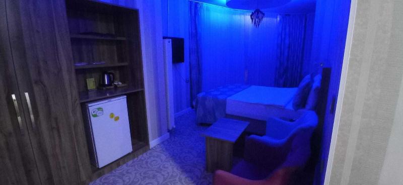 Crystall Hotel image
