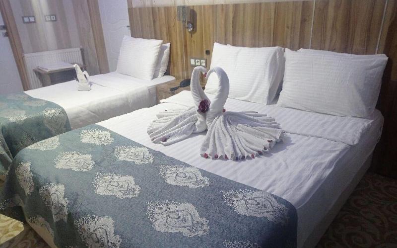 Crystall Hotel image