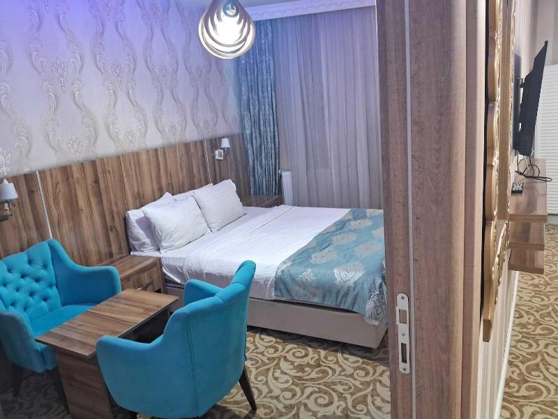 Crystall Hotel image