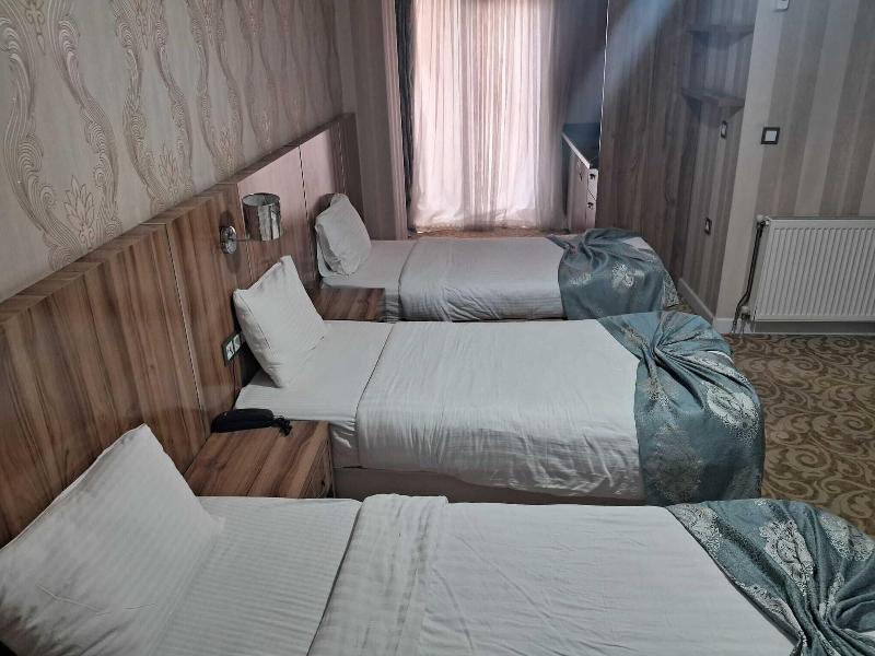 Crystall Hotel image